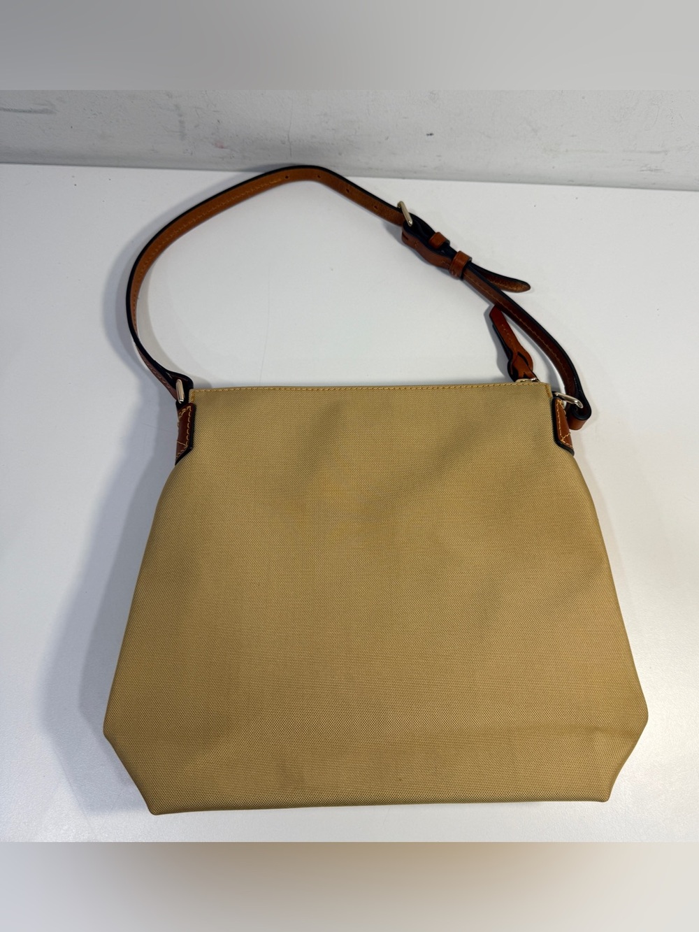Dooney Bourke Tan Beige Red Interior Canvas Crossbody Bag Purse Adjustable Strap - Picture 10 of 16